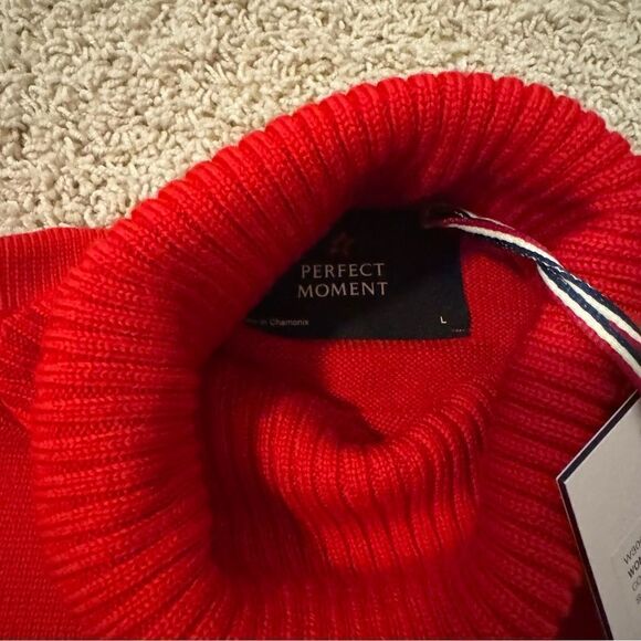Perfect Moment Ski Merino Wool Sweater Mock Neck Base Layer Large Red NWT - Picture 4 of 5